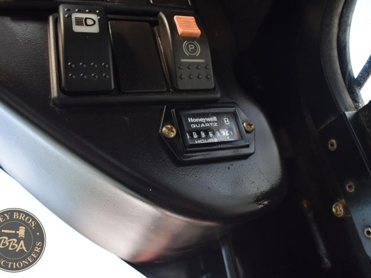 2017-takeuchi-ts50v-image-45