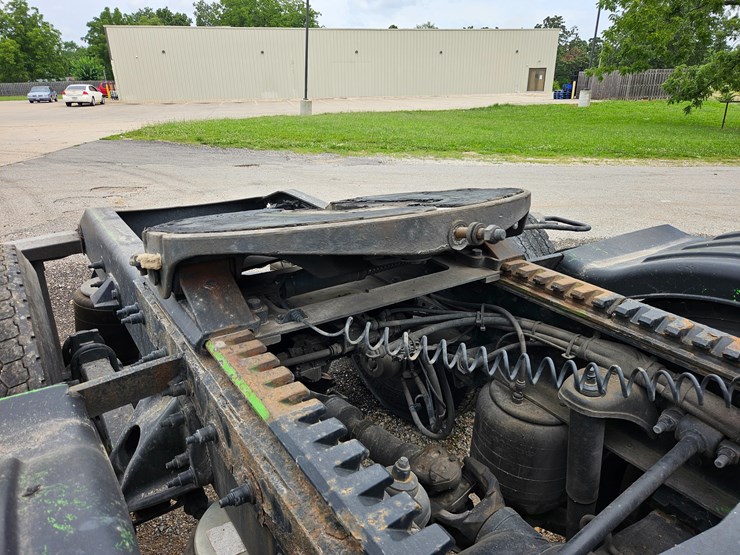 2018-peterbilt-579-image-104