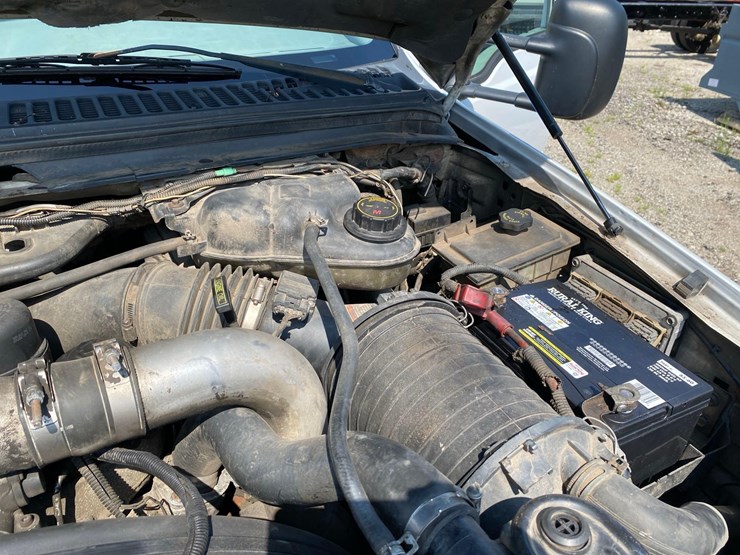 2003-ford-f550-image-28