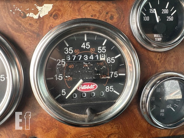 2001-peterbilt-378-image-26