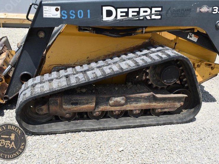2012-deere-333d-image-27