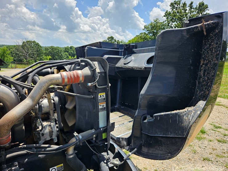 2007-peterbilt-335-image-60