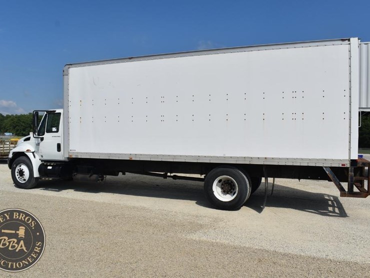 2006-international-durastar-4300-image-9