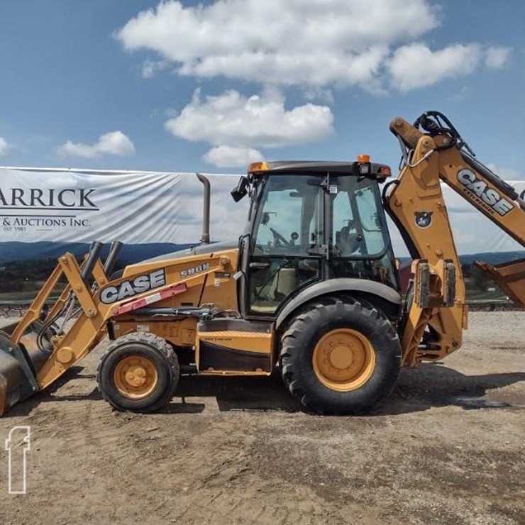 2015 CASE 580N