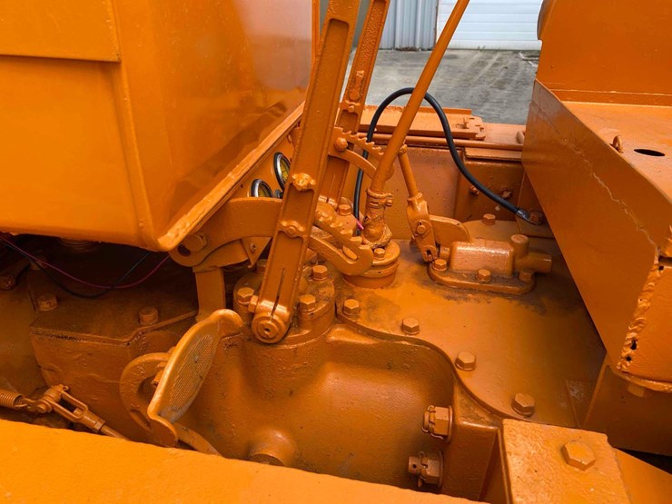 oliver-ag-6h-ag-crawler-image-27