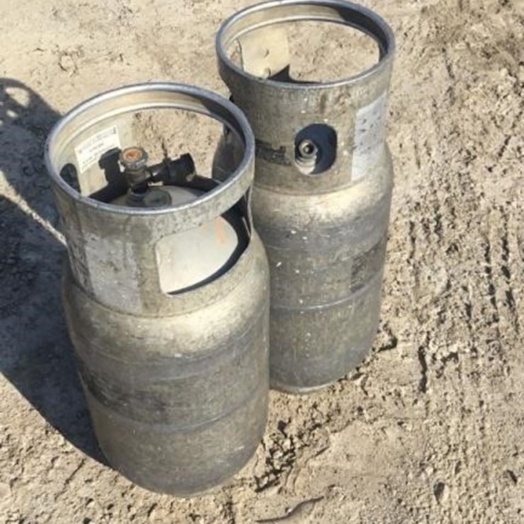 2 LP tanks