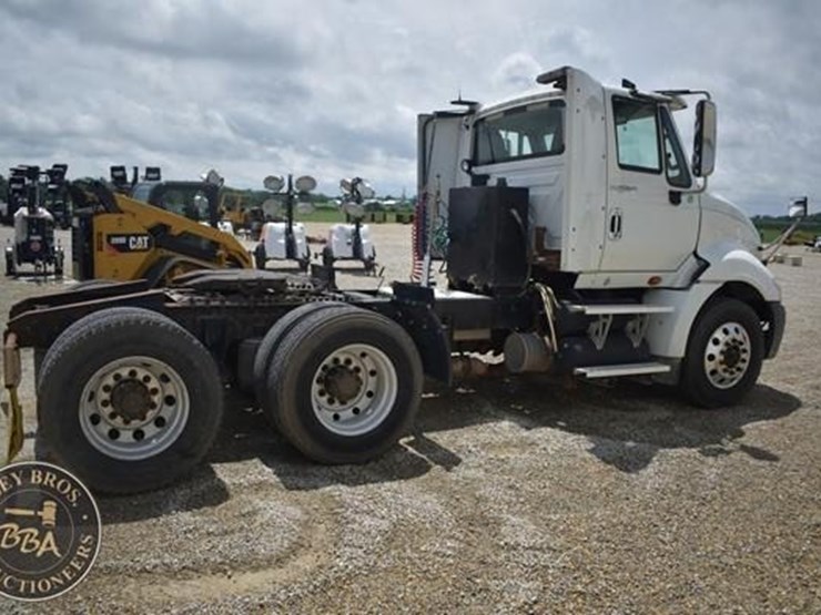 2014-international-prostar-image-10