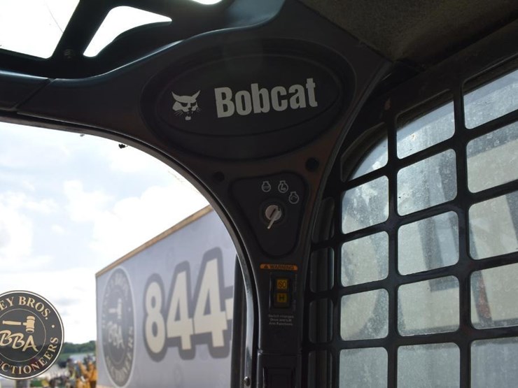 2017-bobcat-s570-image-44