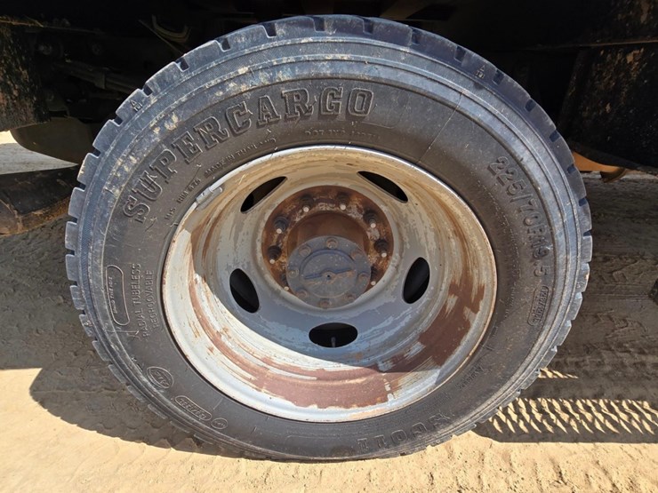 2019-ford-f550-image-40