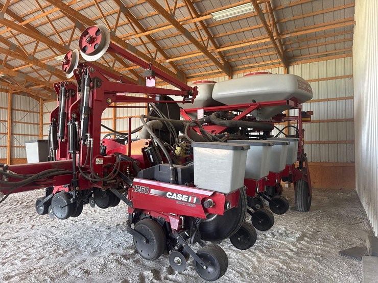 2010-case-ih-1250-image-41
