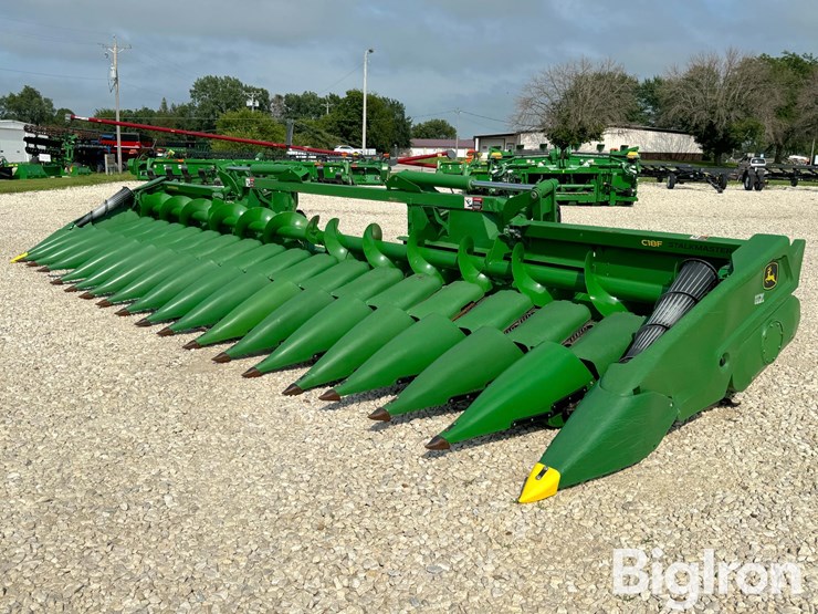 2022-john-deere-c18f-image-1