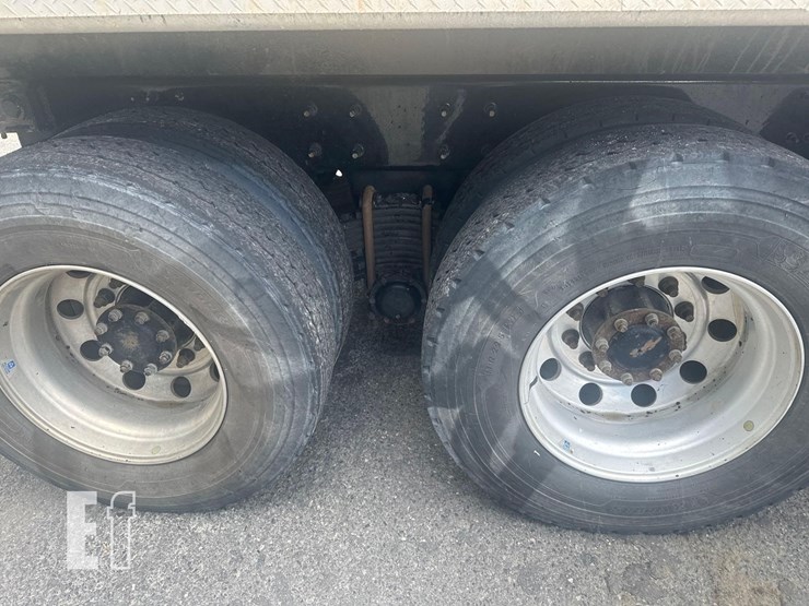 2021-mack-granite-64fr-image-19