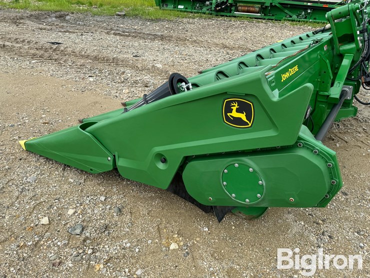 2022-john-deere-c12f-image-16