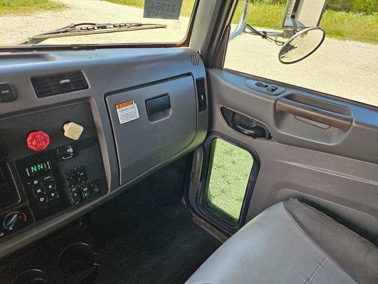2012-peterbilt-382-image-88