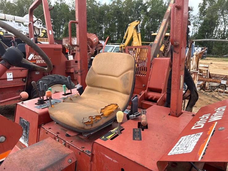 2002-ditch-witch-5700-image-15