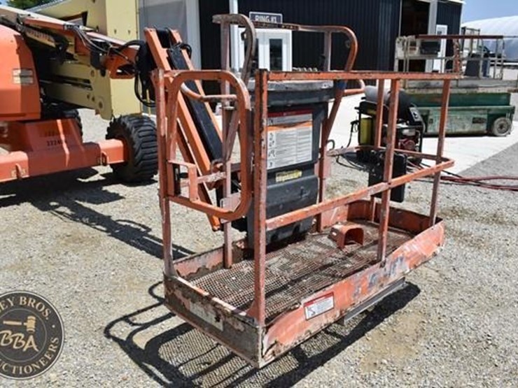 2016-jlg-450aj-image-30