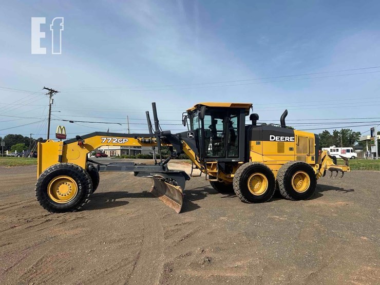 2014-deere-772gp-image-22