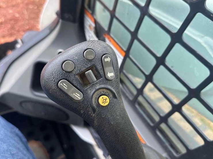 deere-320g-image-28