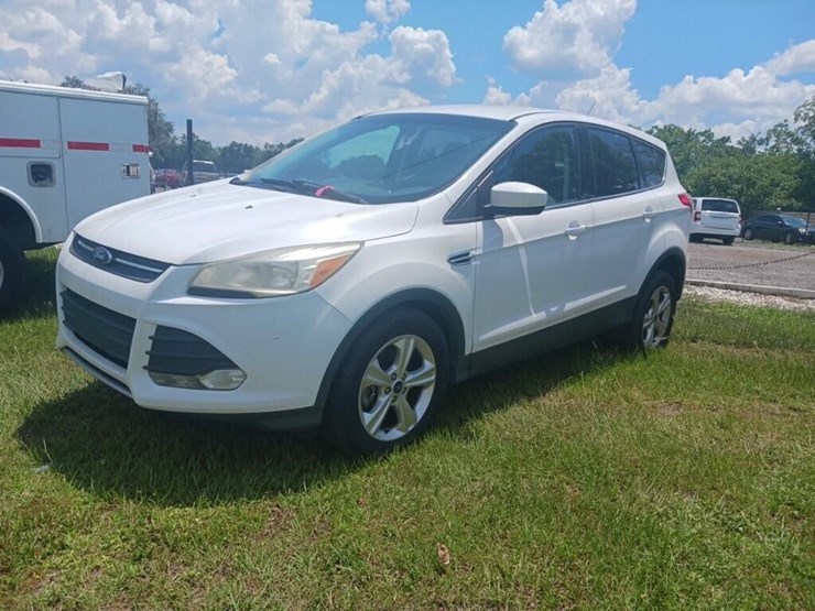2014-ford-escape-image-1