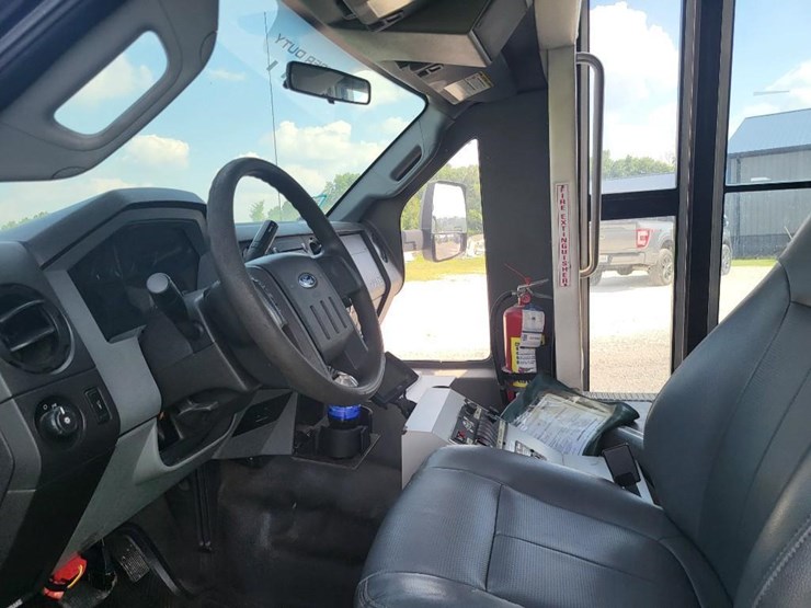 2012-ford-f550-xl-image-60