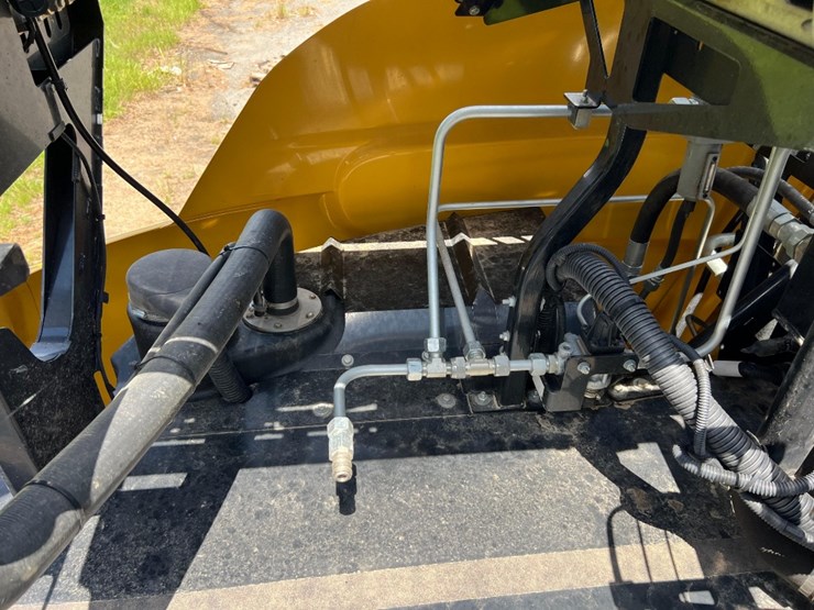 2023-new-holland-cr10.90-image-94