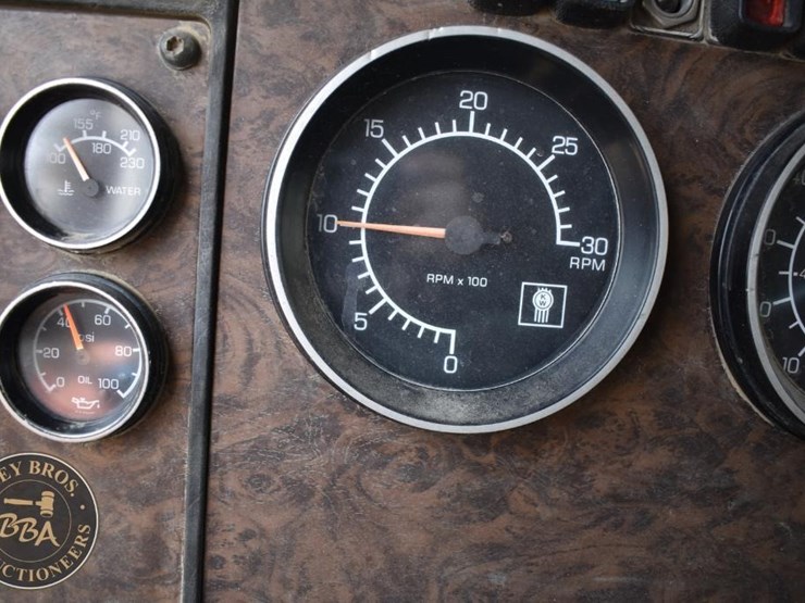 1990-kenworth-t800-image-15