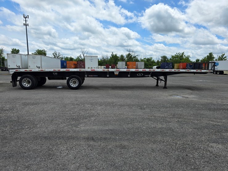 2015-great-dane-48'-x-102"-image-48