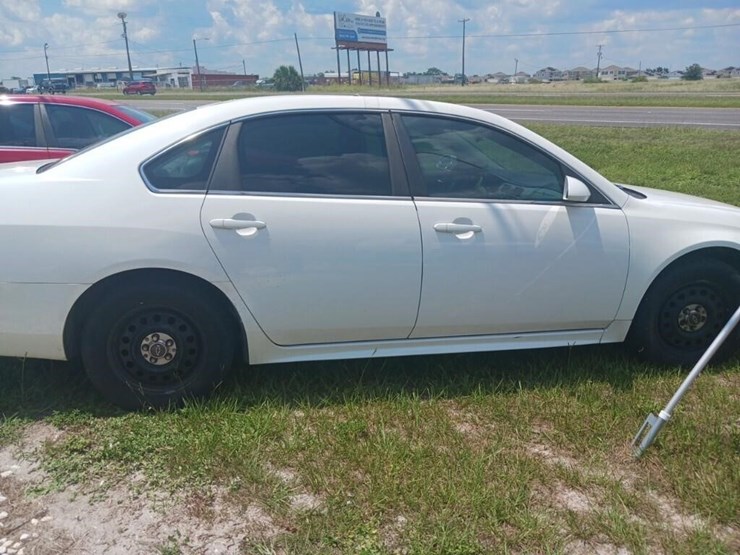 2010-chevrolet-impala-unmarked-image-5