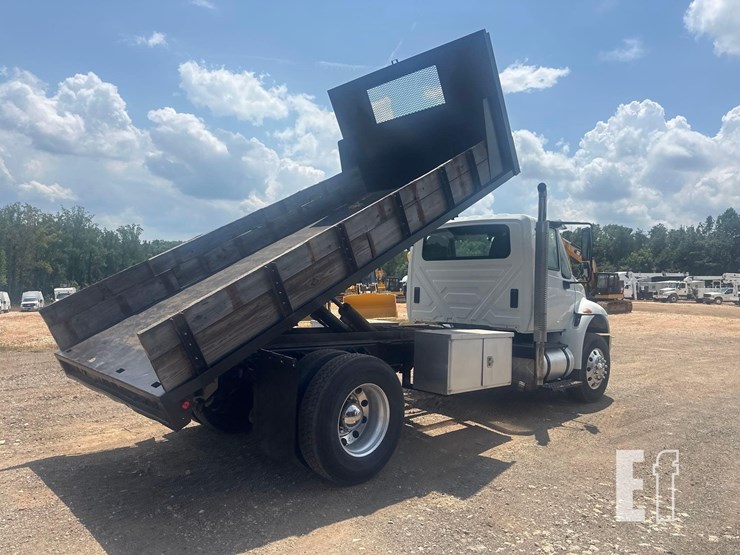 2015-international-durastar-4400-image-7