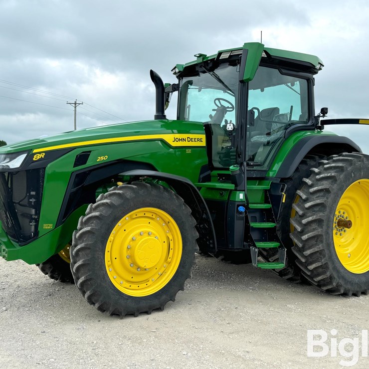 2023 JOHN DEERE 8R 250