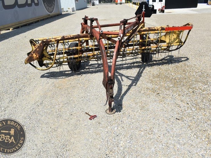 new-holland-258-image-9