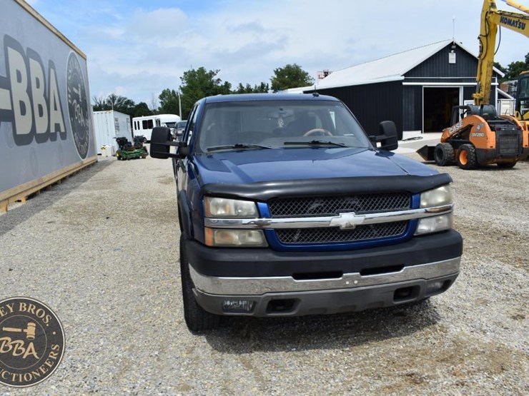 2003-chevrolet-silverado-2500-image-12