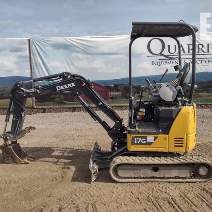 2022 DEERE 17G