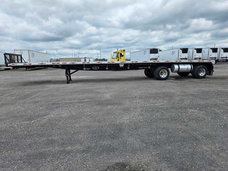 2015-great-dane-48'-x-102"-image-11