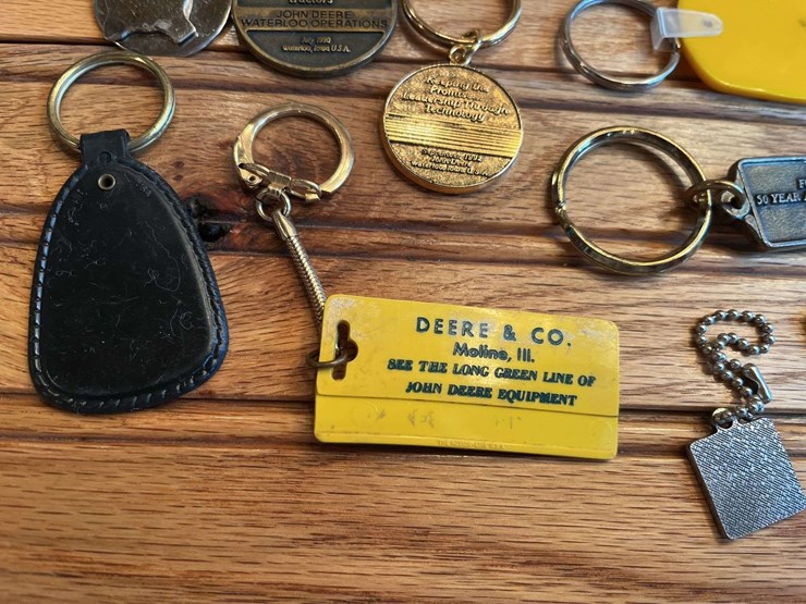 john-deere-keychains-image-8