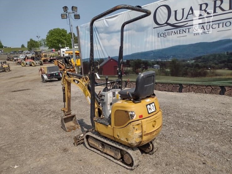 2012-caterpillar-300.9d-image-45