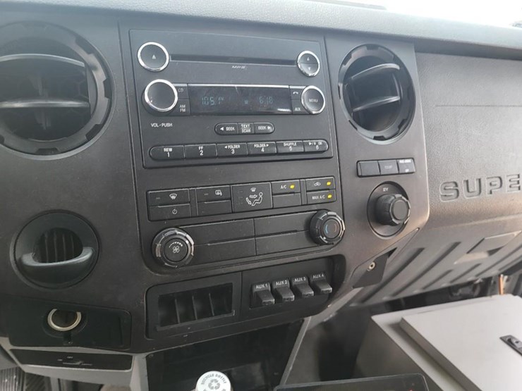 2012-ford-f550-xl-image-62