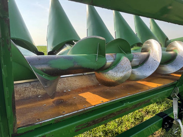 2014-john-deere-608c-image-5
