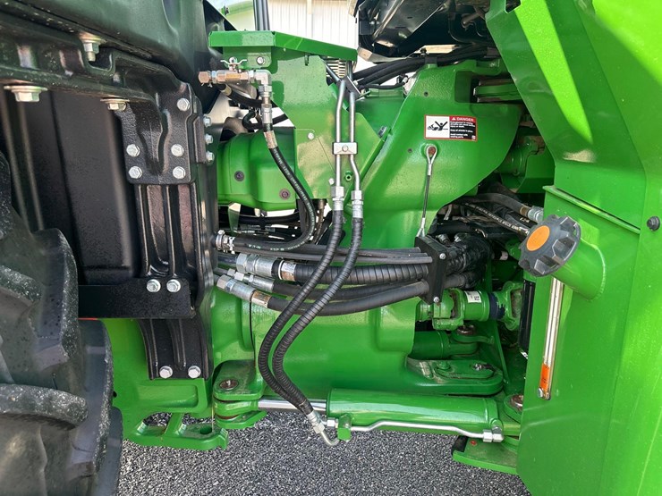 2022-john-deere-9r-390-image-32