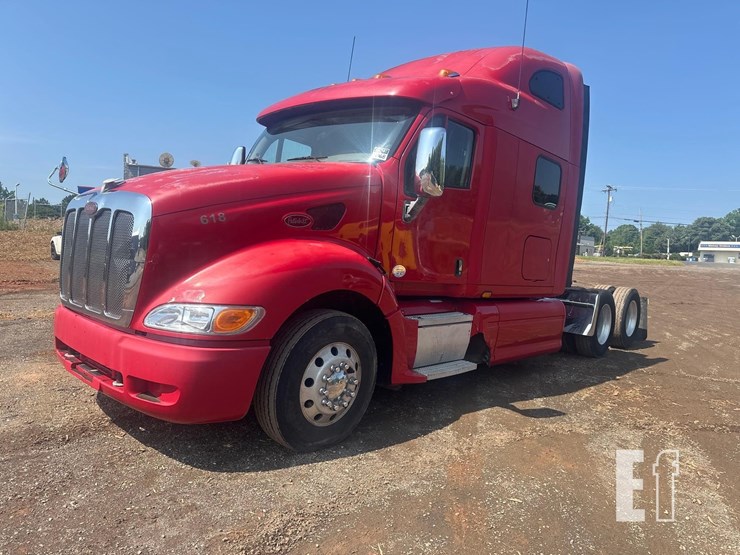 2010-peterbilt-387-image-1