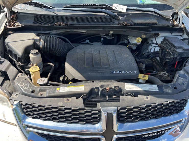 2012-dodge-grand-caravan-image-22