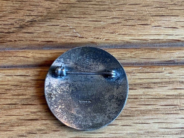 john-deere-des-moines-works-employee-badge-image-2