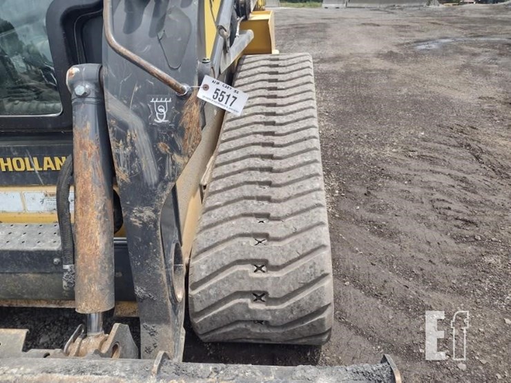 new-holland-c237-image-27