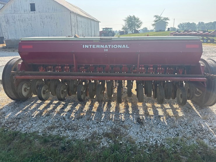 18x7-ih-510-grain-drill-image-5