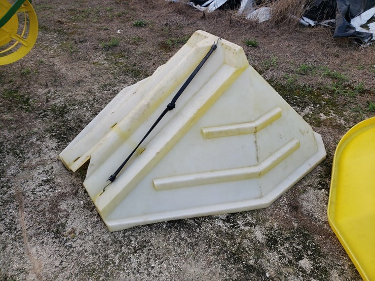2-of-2---plastic-truck-auger-hoppers-image-1