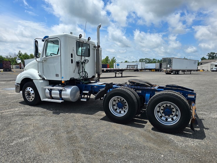 2020-freightliner-columbia-120-image-10