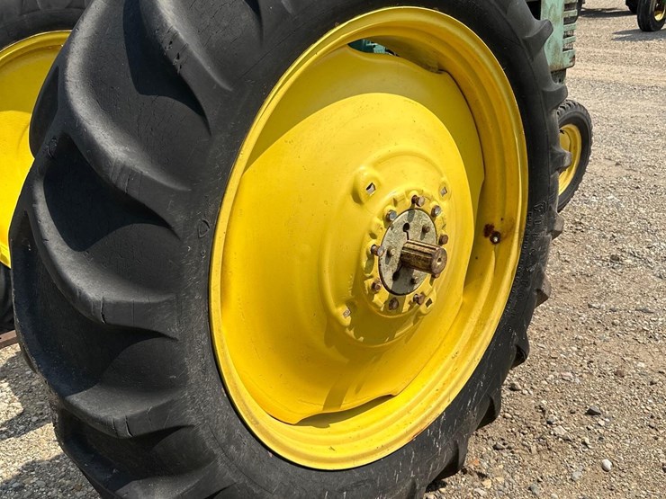 john-deere-b-image-9