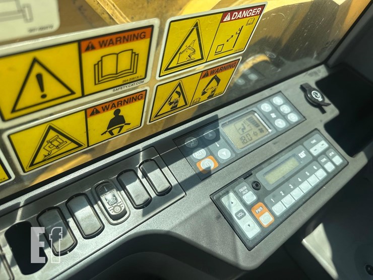 2015-caterpillar-335f-lcr-image-21