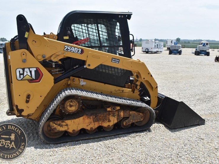 2021-caterpillar-262d3-image-12