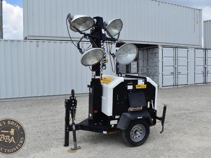 2019-allmand-bros-night-lite-v-series-image-1